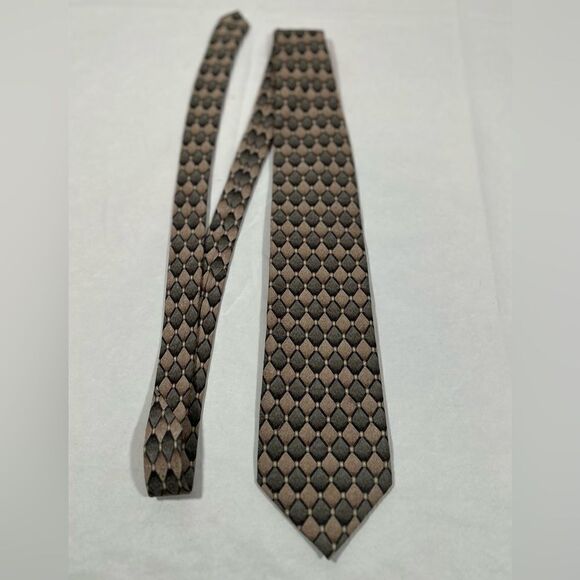 100% Silk Hand Made Alfonso Laporta brown two toned diamond patterned neck tie - Picture 3 of 6